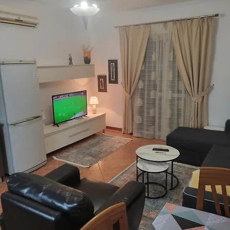 Rudi 2 In Apartman Tirana