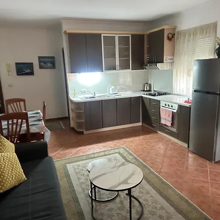 Rudi 2 In Lägenhet *