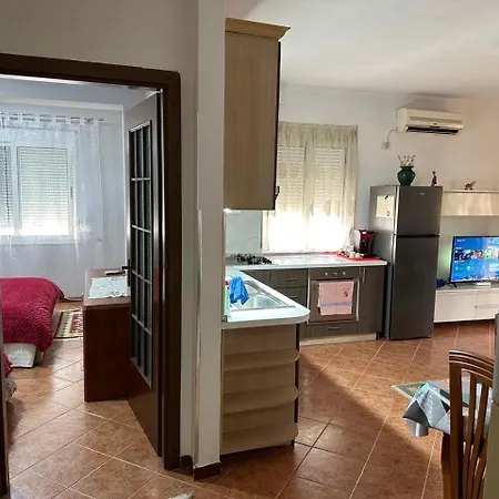Rudi 2 In Appartement *