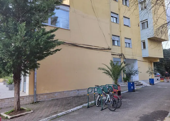 Rudi 2 In Lägenhet Tirana